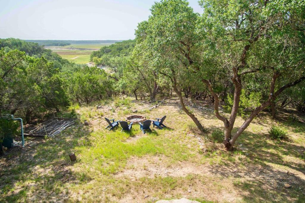 הוילה בנדרה Serene Shores On Medina Lake מראה חיצוני תמונה